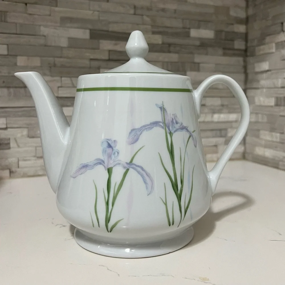 shadow iris corningware teapot - Picture 1 of 3